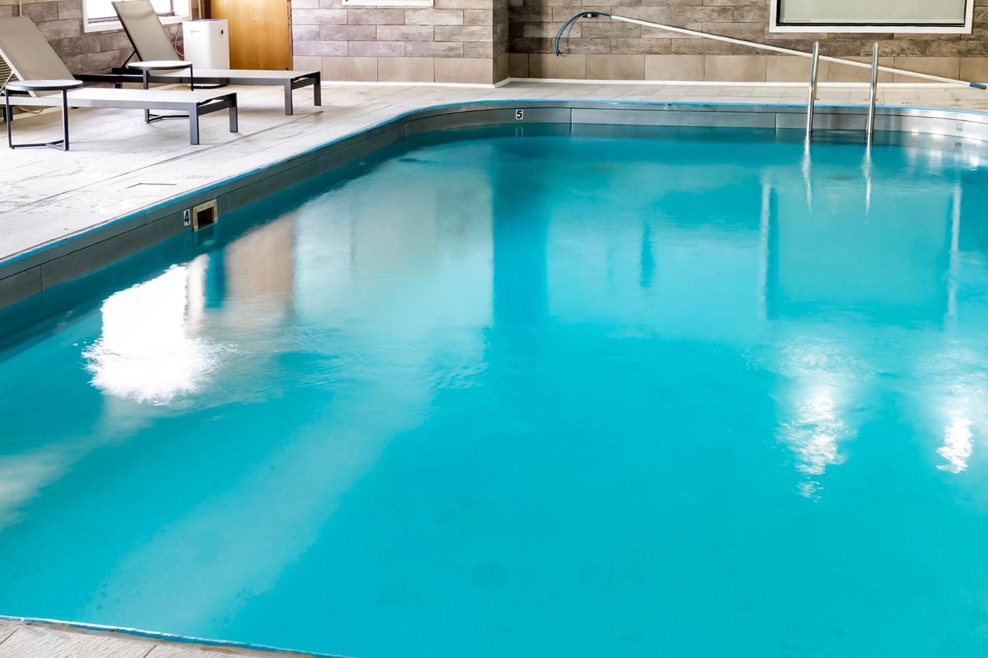 Wingate By Wyndham Hotel 2*